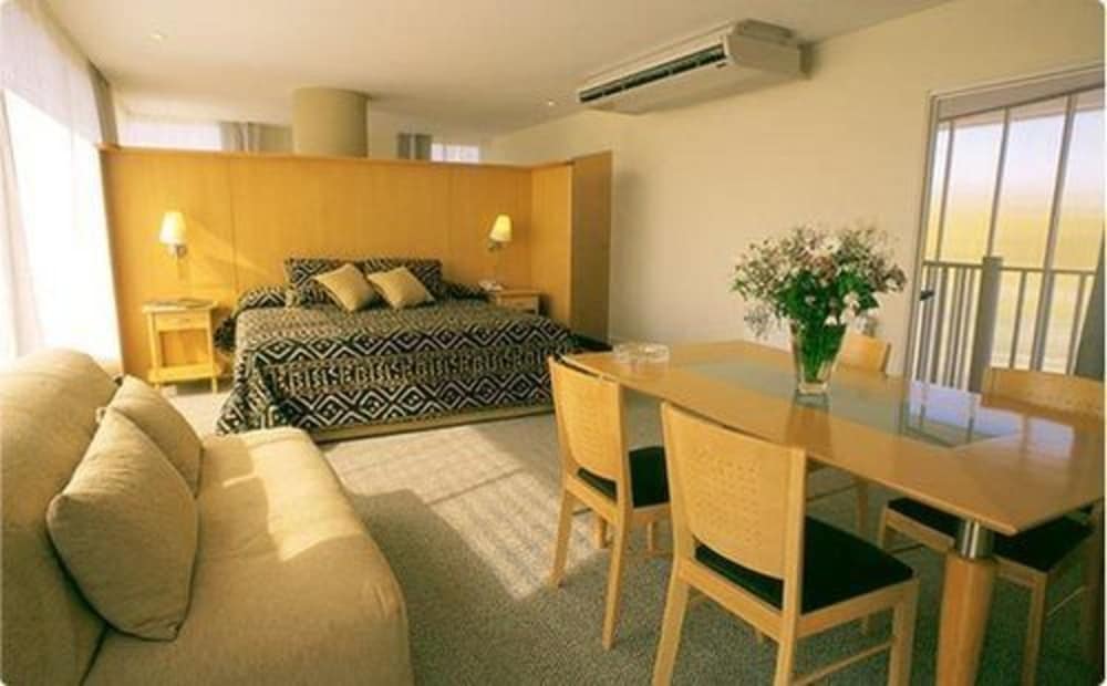 Urbanas Suites 20/36