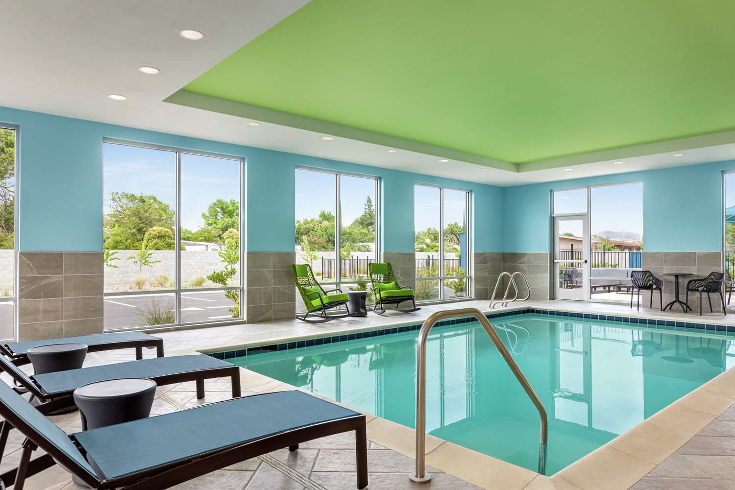 Hampton Inn & Suites Oroville 16/24