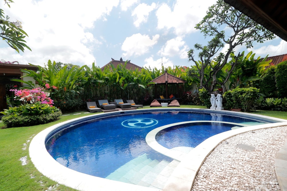Heliconia Villa 71/77