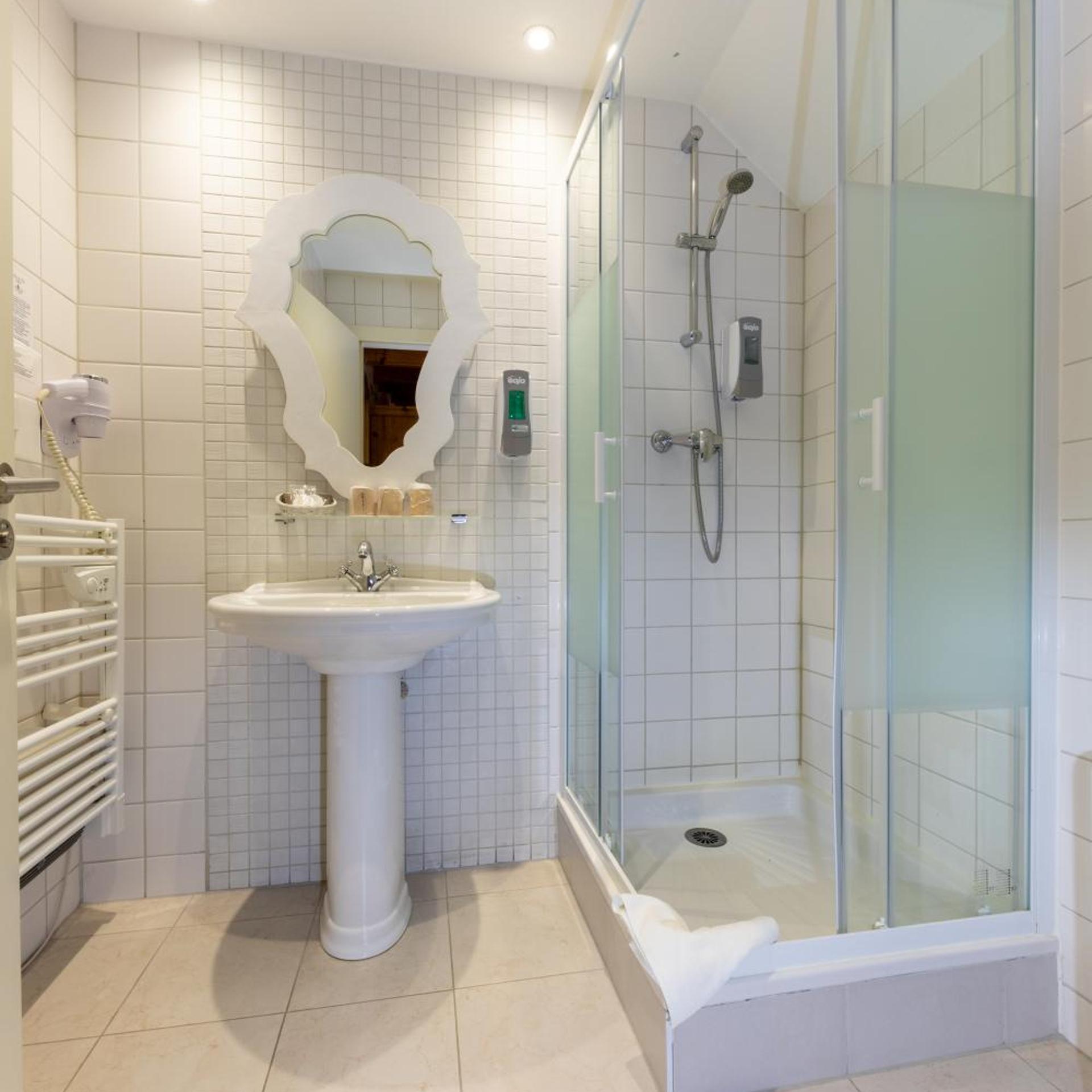 غرفة عائلية، Inter Hotel Colmar Sud La Ferme Du Pape Hostellerie 5/6