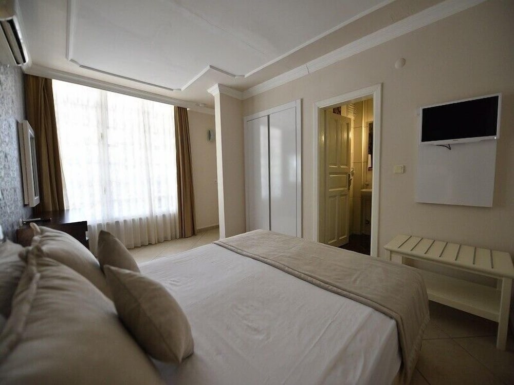 St Nicholas Park Hotel 6/26