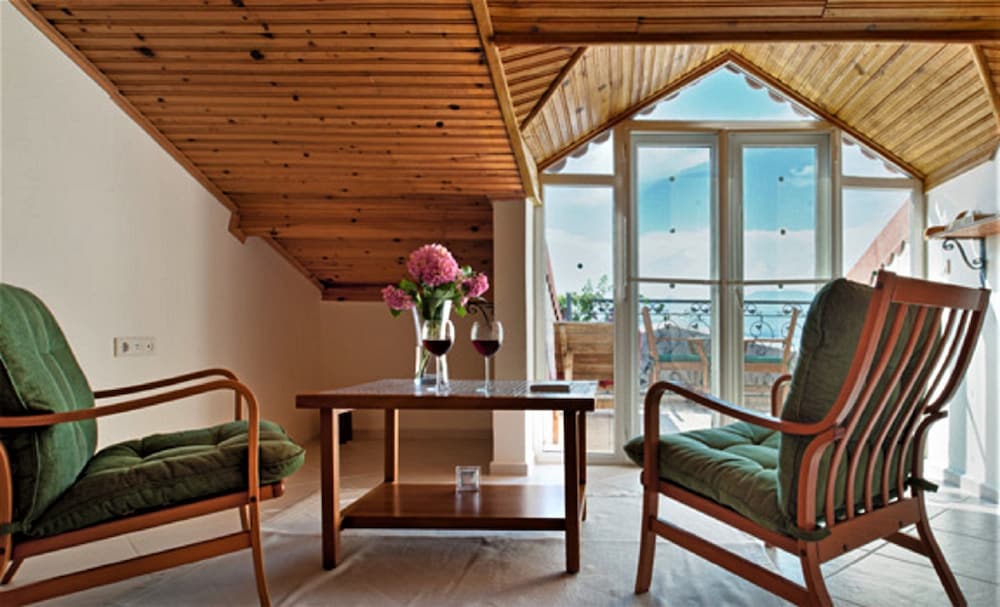 Ece Boutique Hotel 64/85