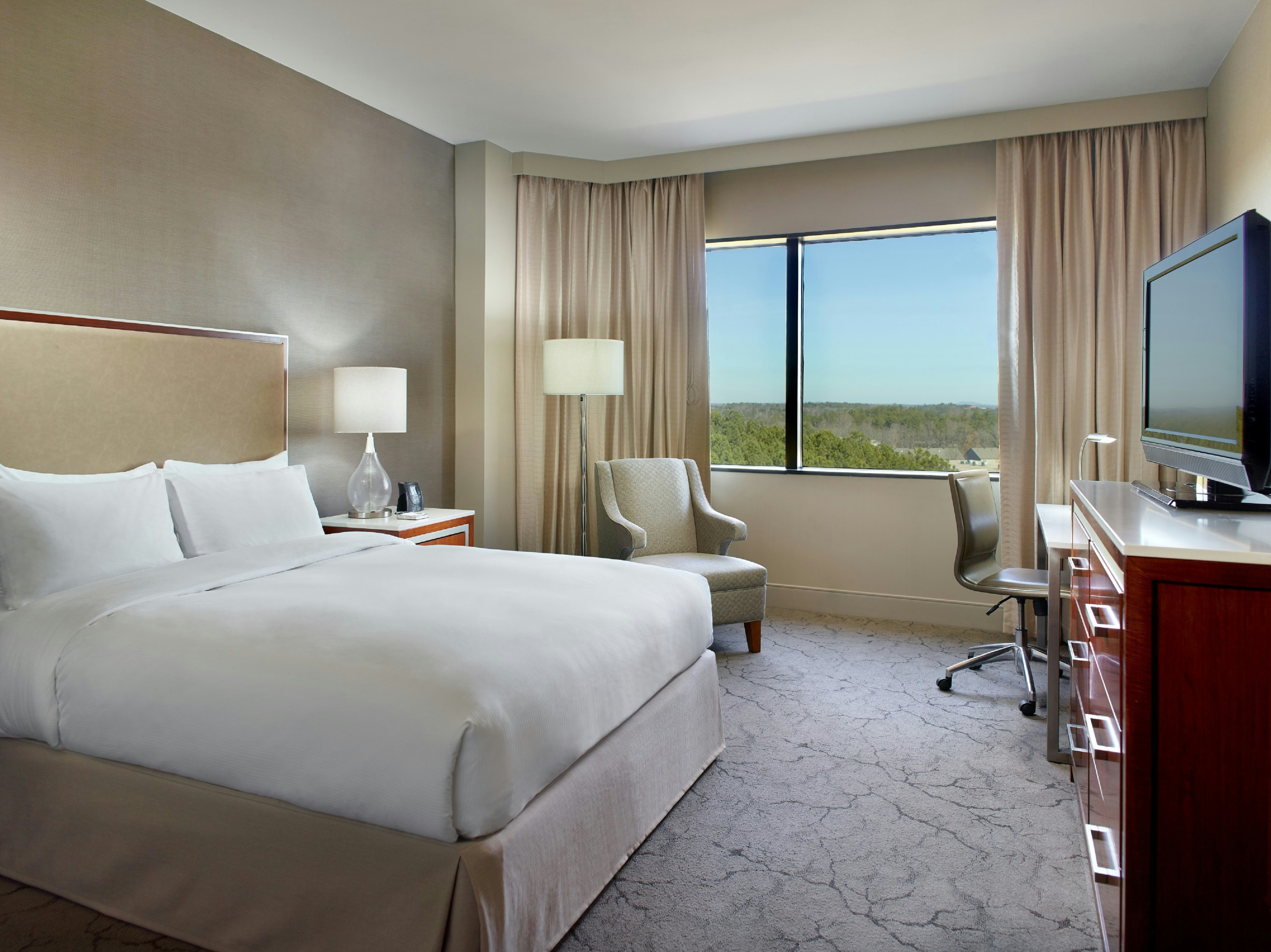 ROOM, QUEEN BED, EXECUTIVE LEVEL, ACCESSIBLE