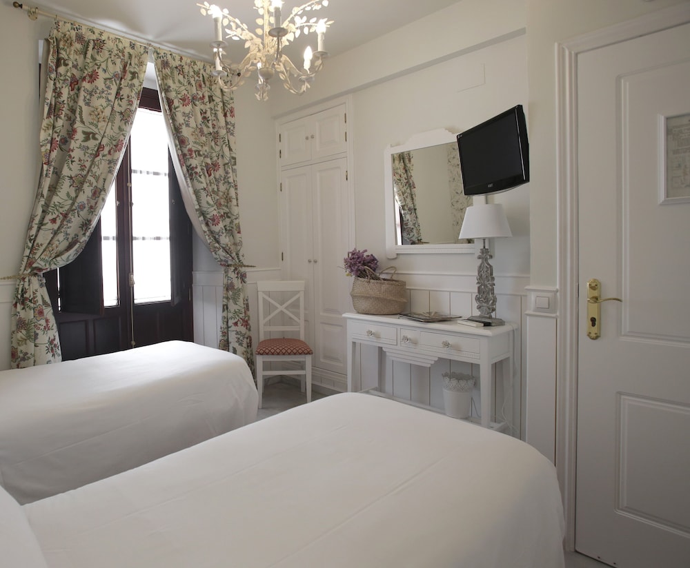 Basic Hotel Puerta de Sevilla 26/54