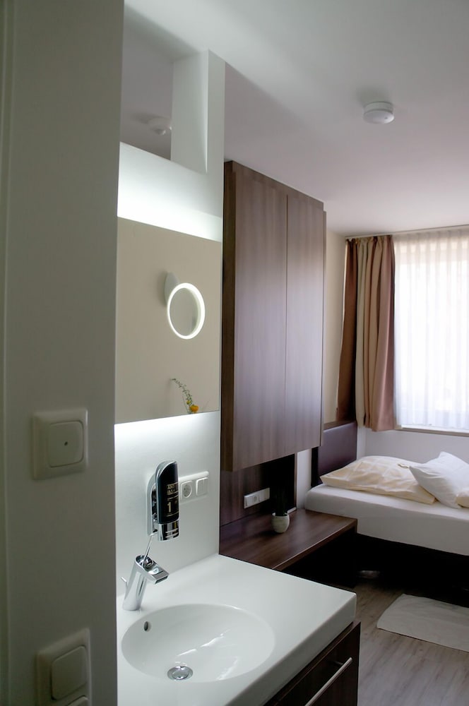Hotel Kastanienhof 42/44