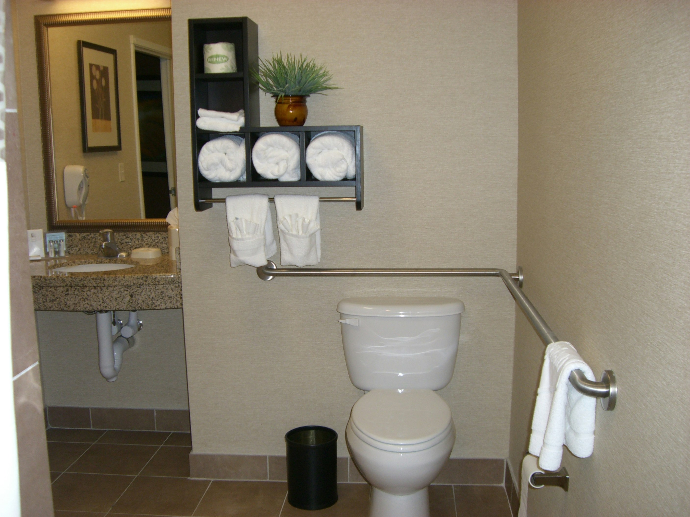 Hampton Inn Suites Pueblo North 41/42