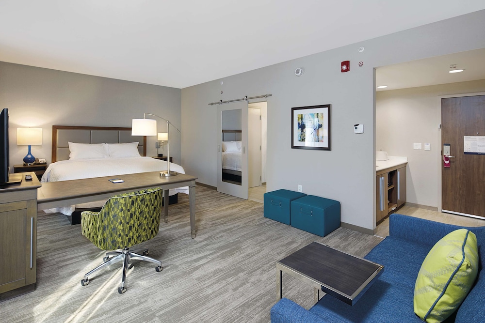 Hampton Inn and Suites Sacramento At Csus 26/51