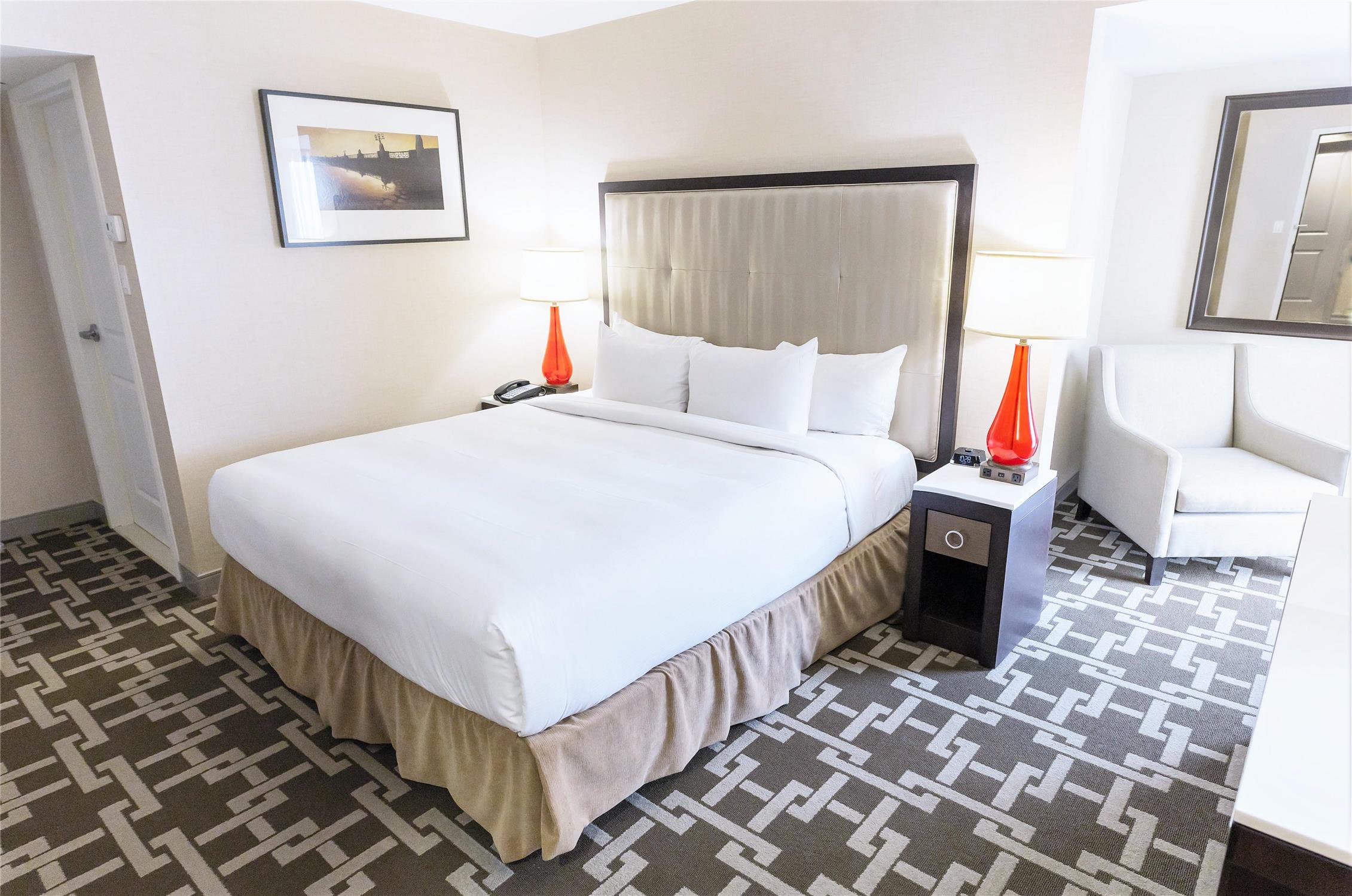 Compact, King Bed, Falls View