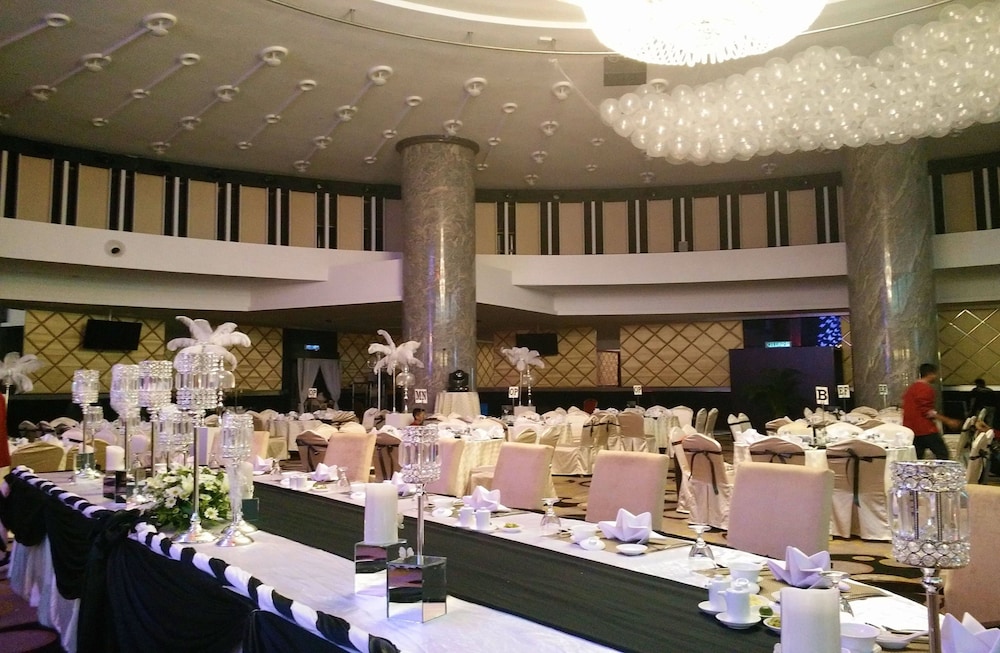 Imperial Hotel Kuching 34/41