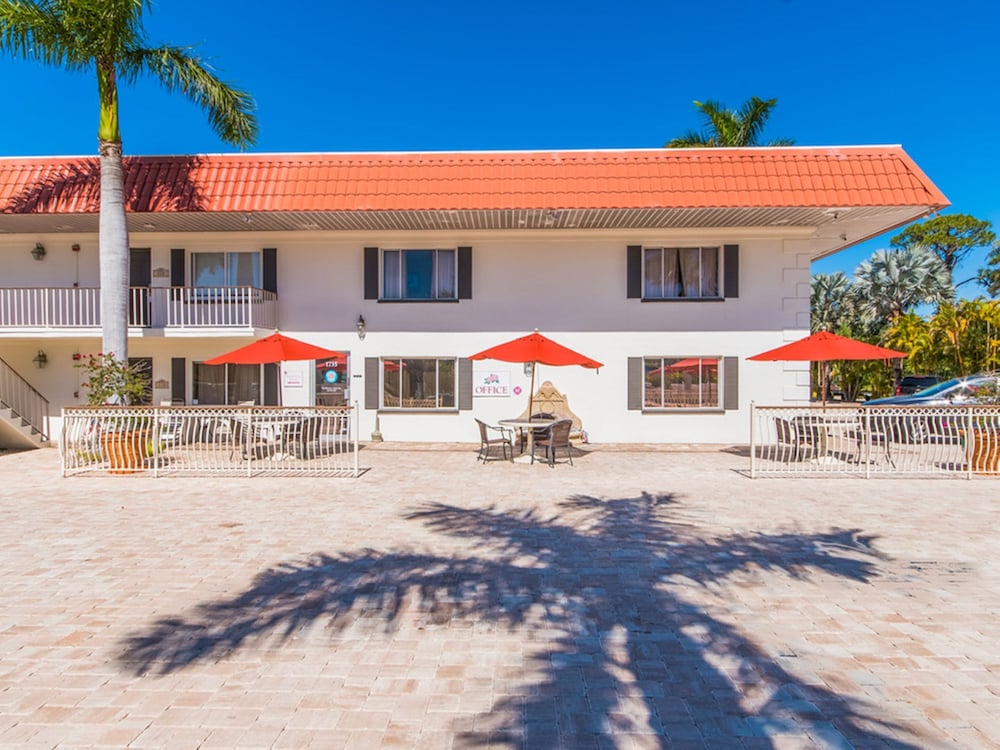 西耶斯塔凯斯芙蓉套房酒店(Hibiscus Suites - Gateway to Siesta Key) 图片3