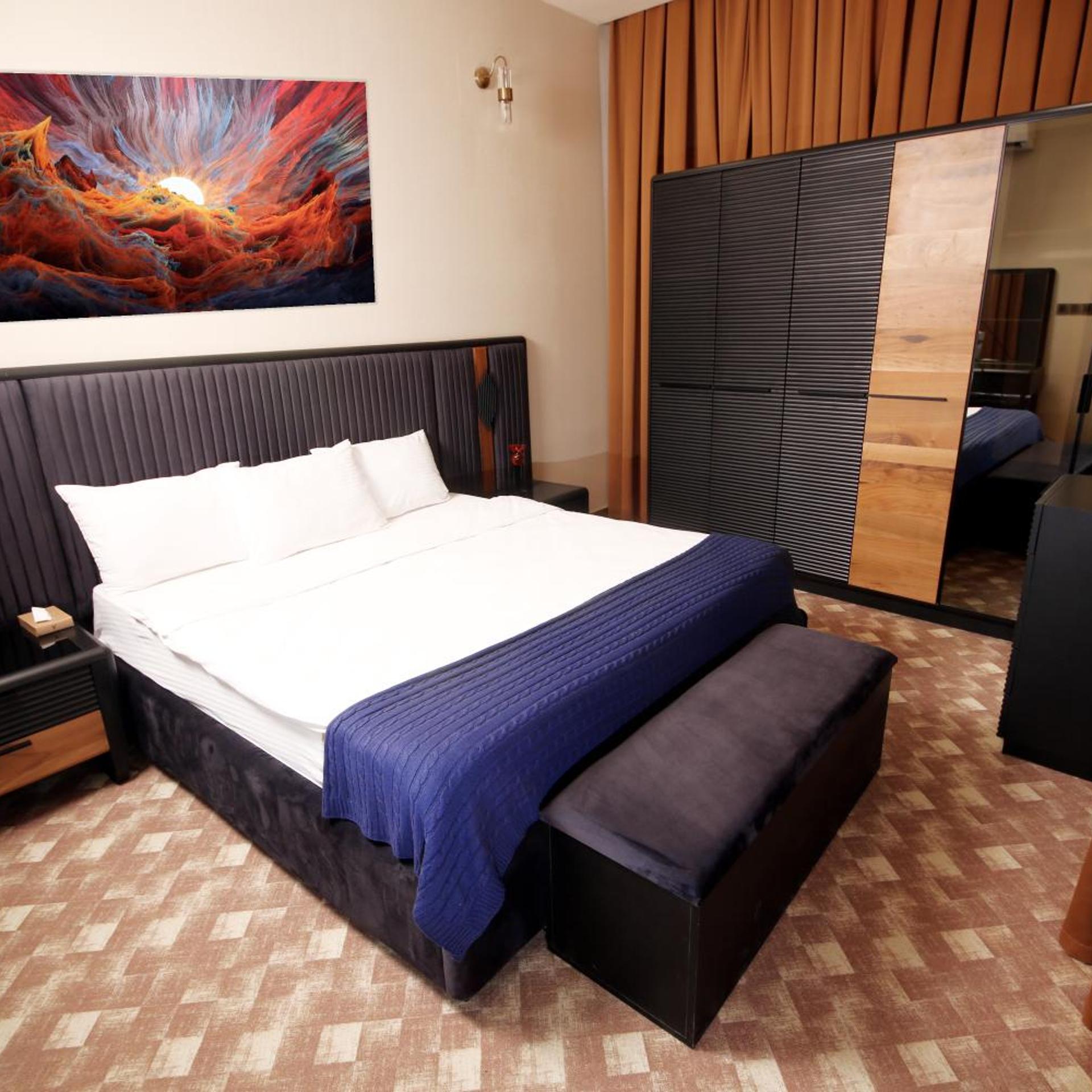 Yarmouk International Hotel 36/75
