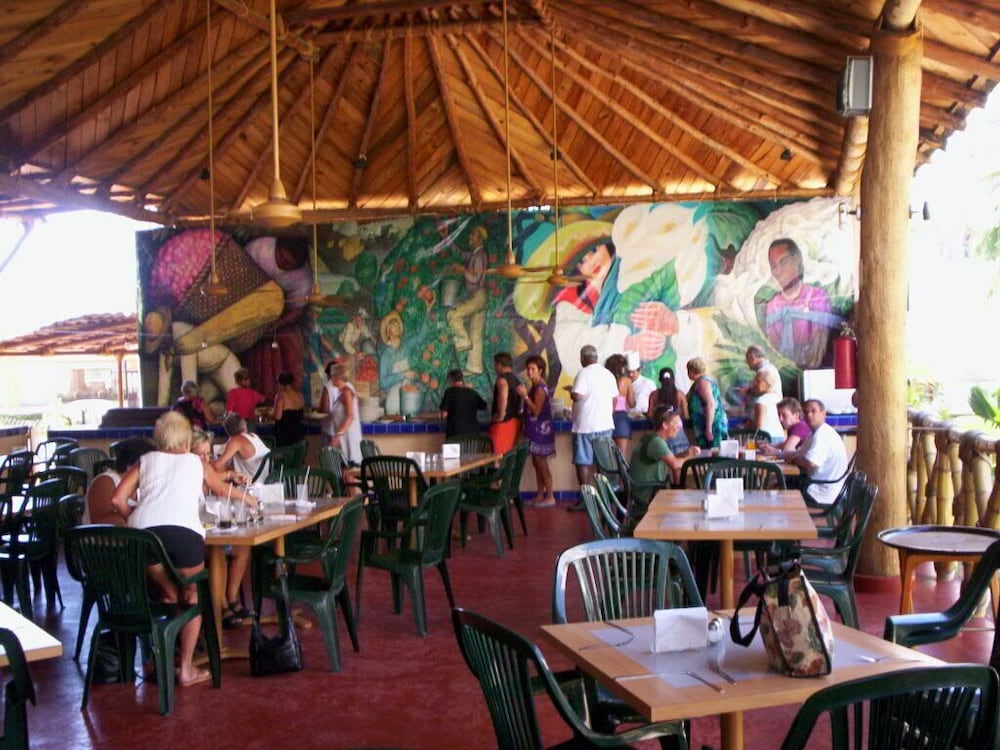 El Tropicano 18/28