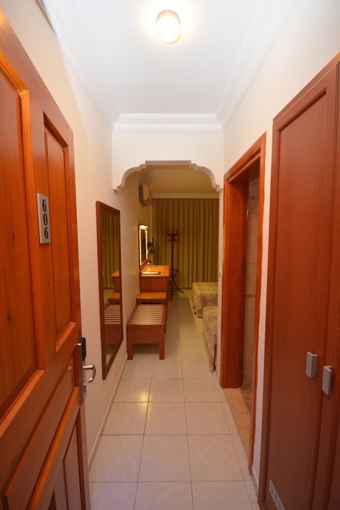 Saray Hotel 6/24