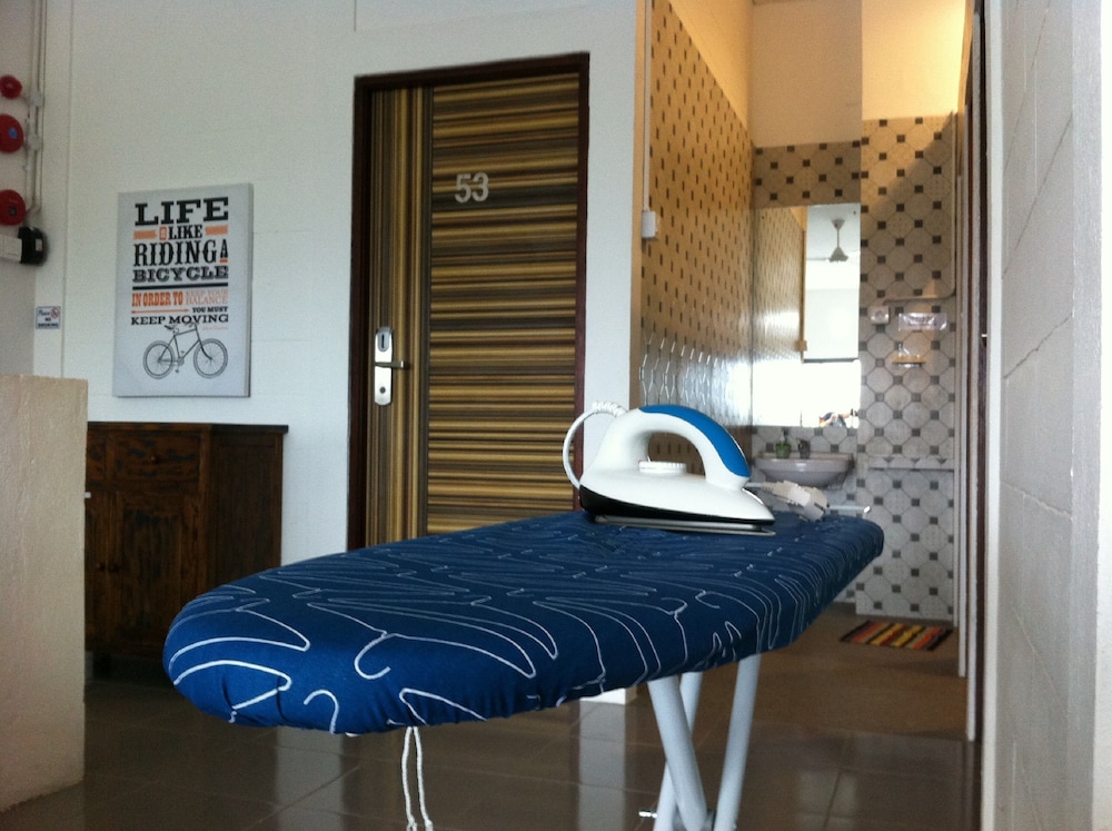 The Packer Lodge Yogyakarta Hostel 24/50