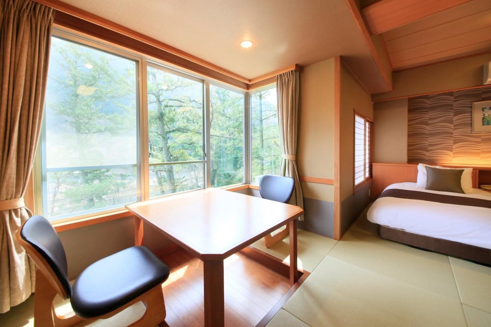 Shimobe Hotel 18/67