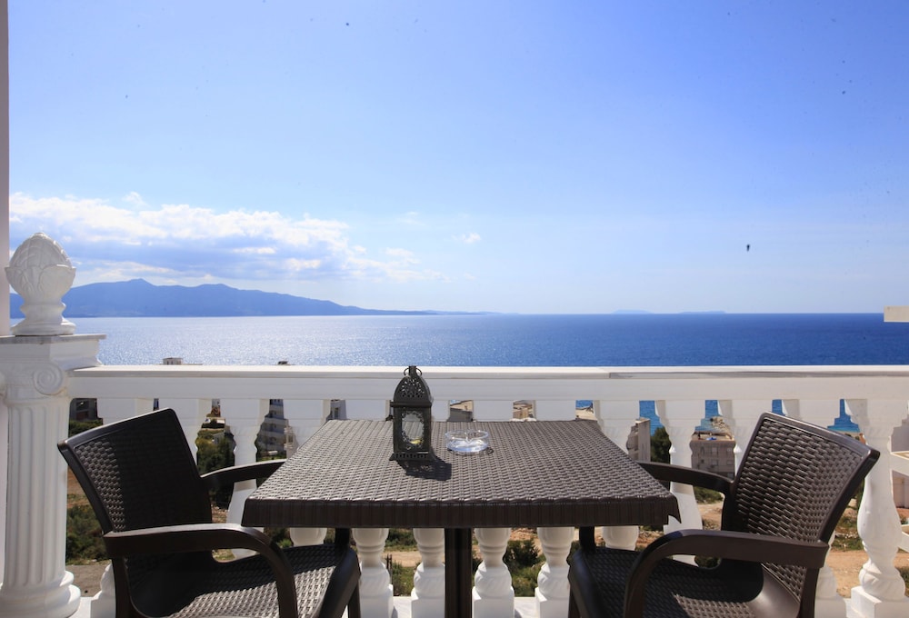 Hotel Keos 65/68