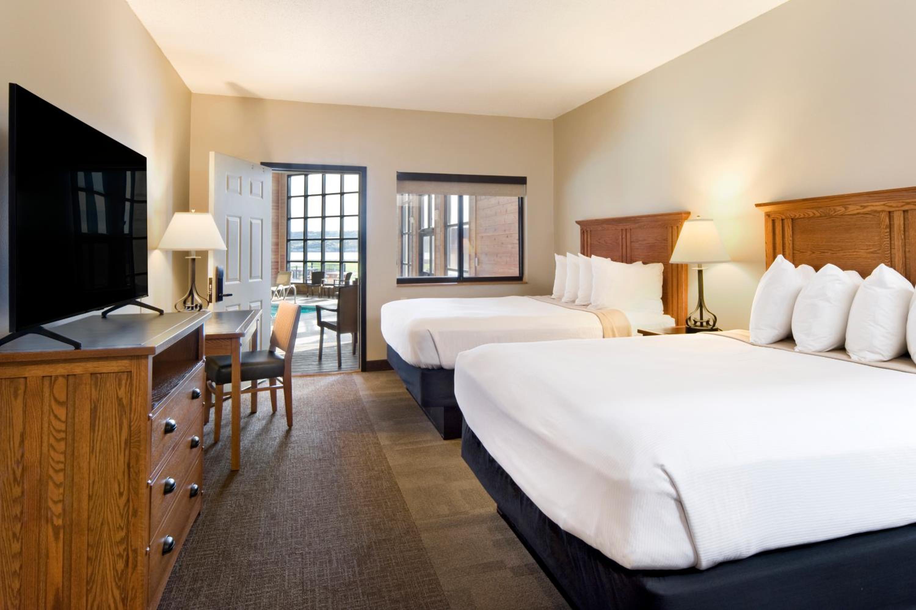 Guest Room, 2 Queen Beds, Riverside