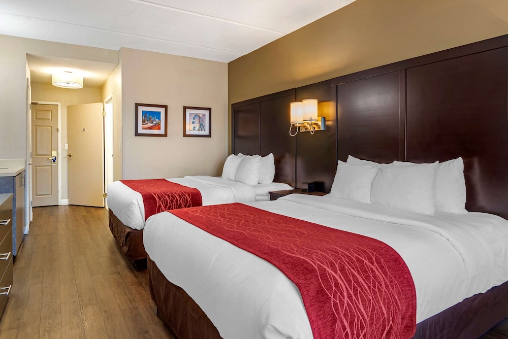 Comfort Inn & Suites Near Six Flags GA 10/38
