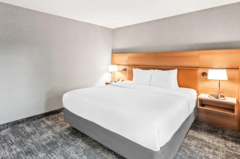 جناح بسرير كينج بغرفة نوم واحدة، Radisson Hotel Portland Airport 2/10