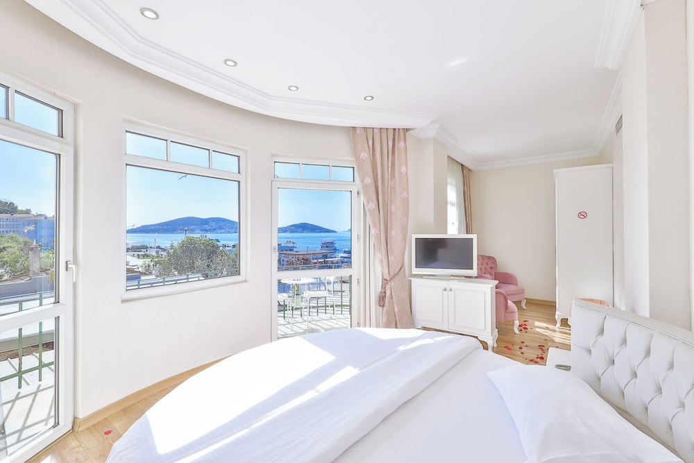 Buyukada Princess Hotel 18/50