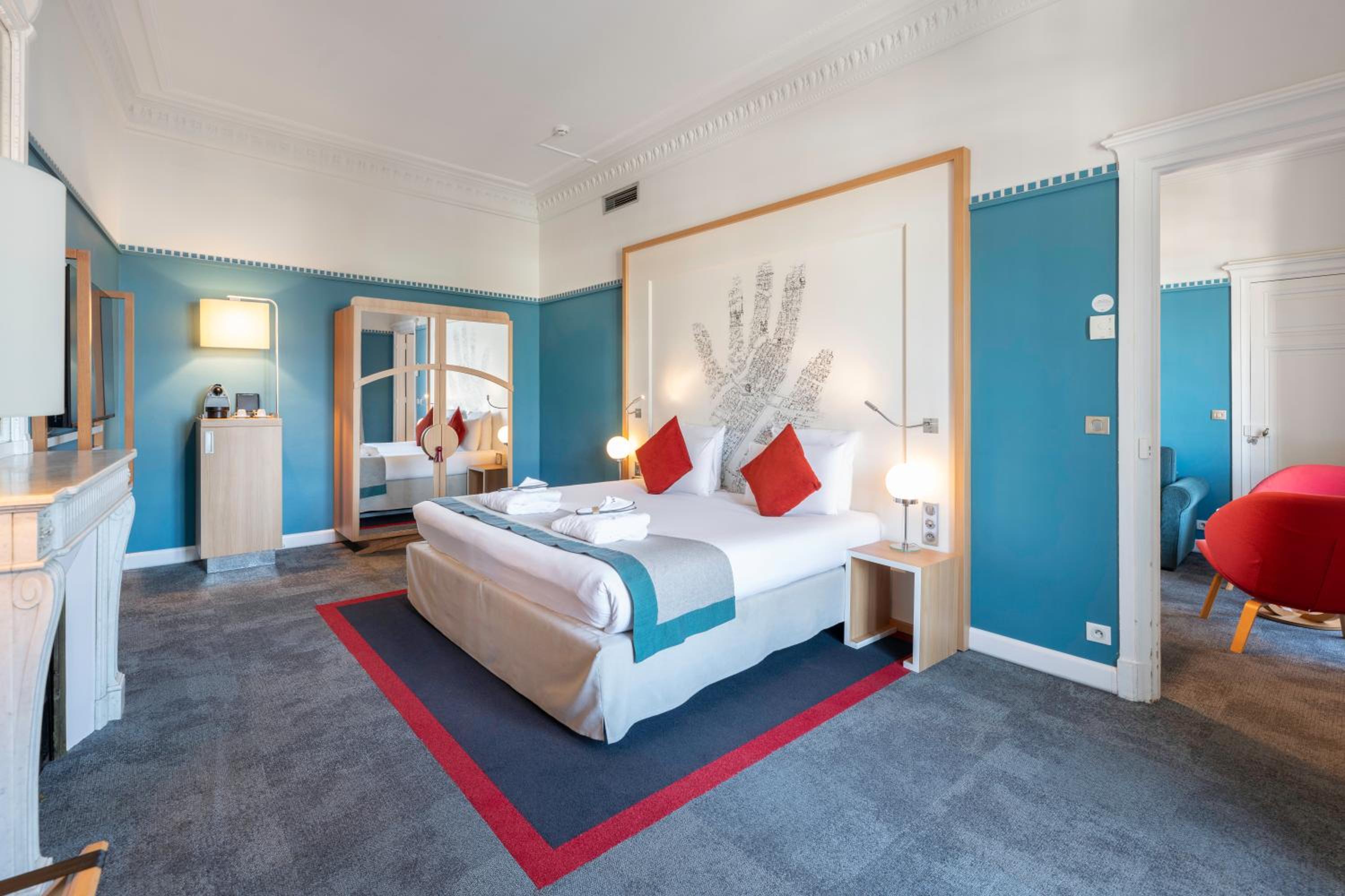 Suite, Double Bed, Sofa