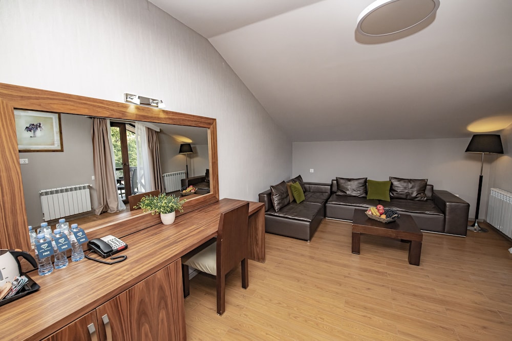 Hotel and SPA Crystal 32/50