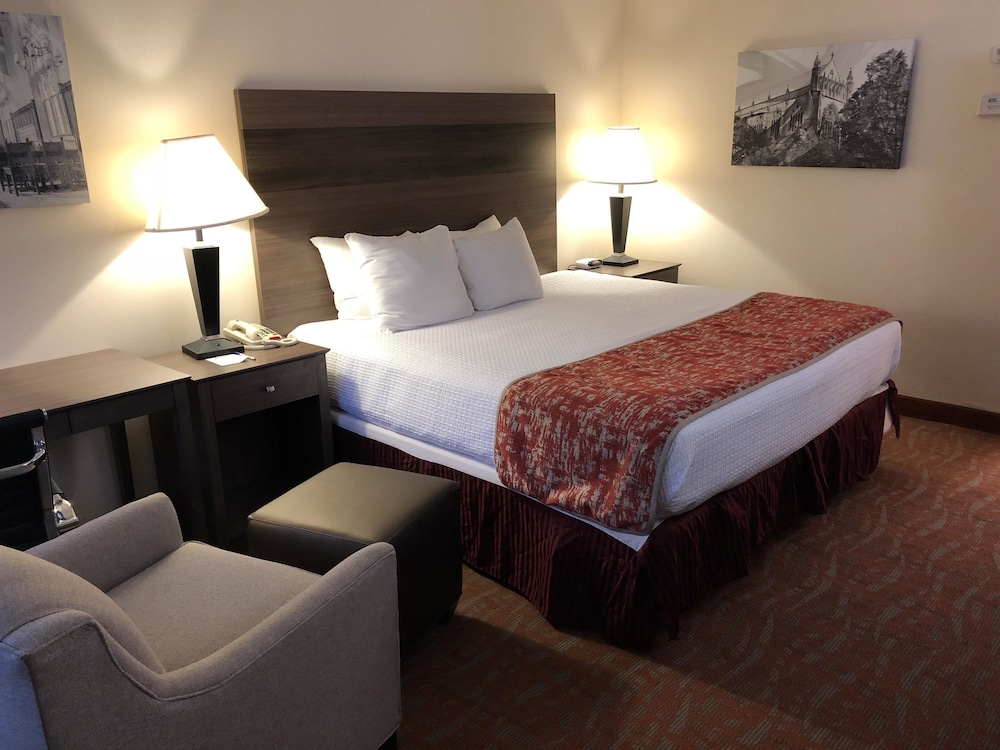 MHO INN and SUITES 30/48