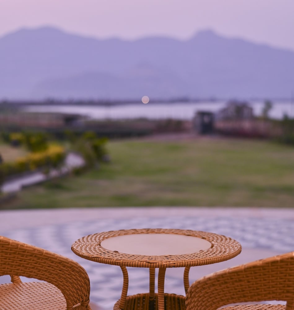 Saj By The Lake - Malshej Ghat Hotel 30/50