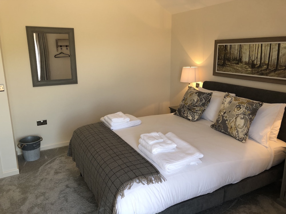 Camerton Inn Cottage 6/24