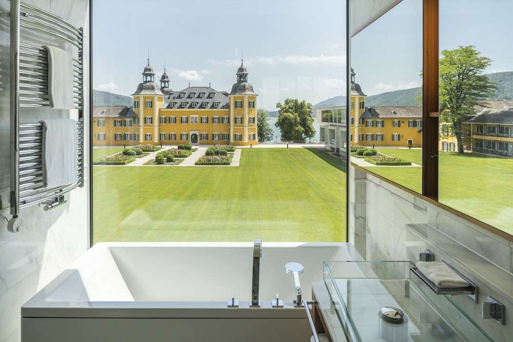 FALKENSTEINER SCHLOSSHOTEL VELDEN 49/83