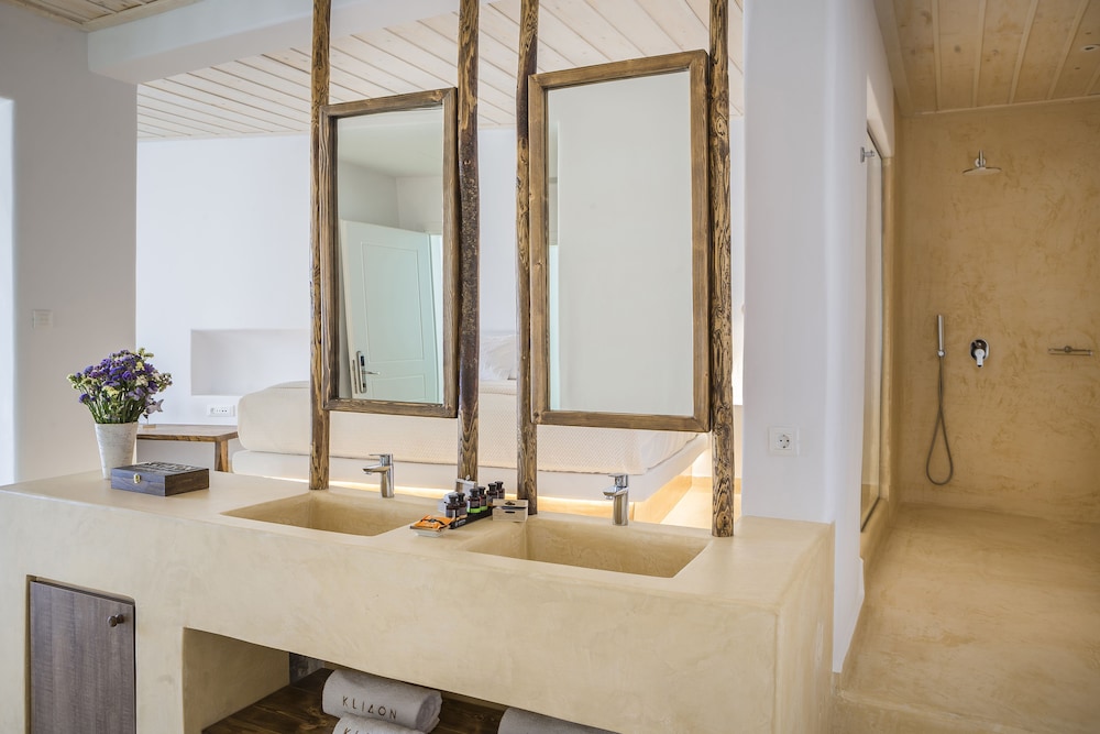 Klidon Dreamy Living Suites 38/43