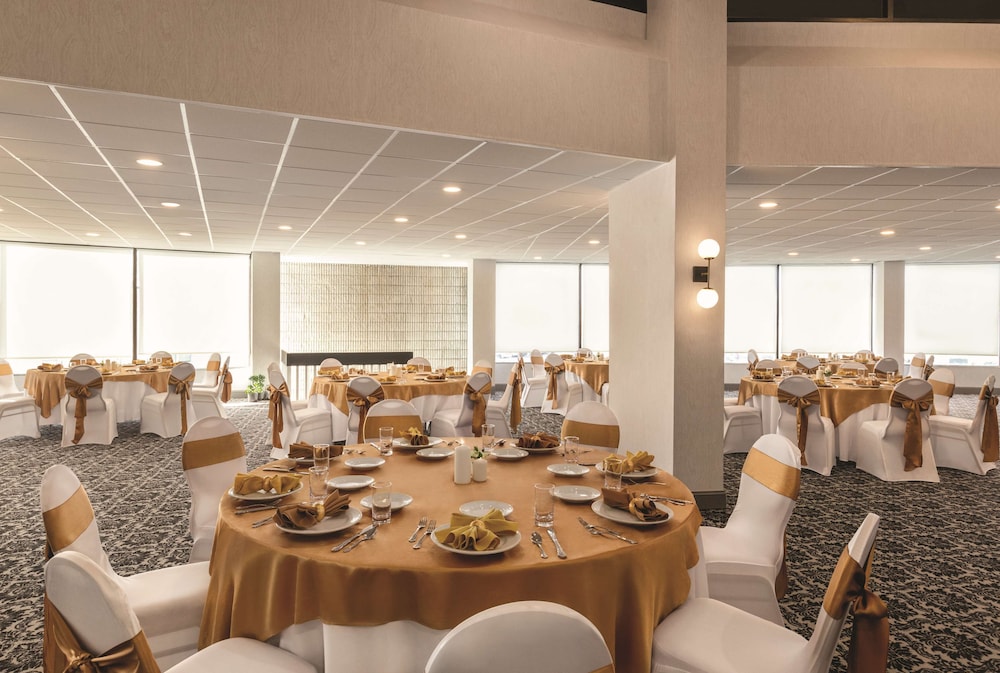 Holiday Inn Philadelphia Arpt-Stadium Area 40/54