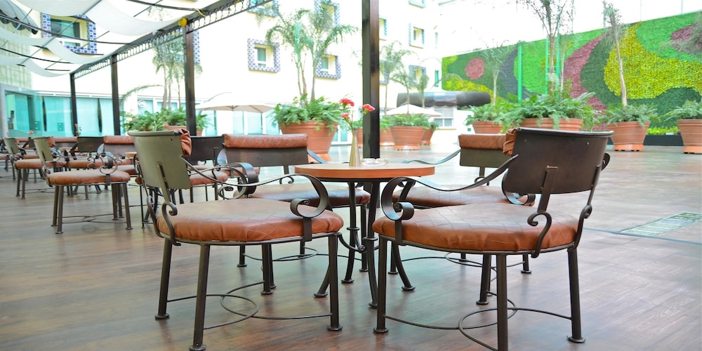 Hotel Plaza Poblana 47/67