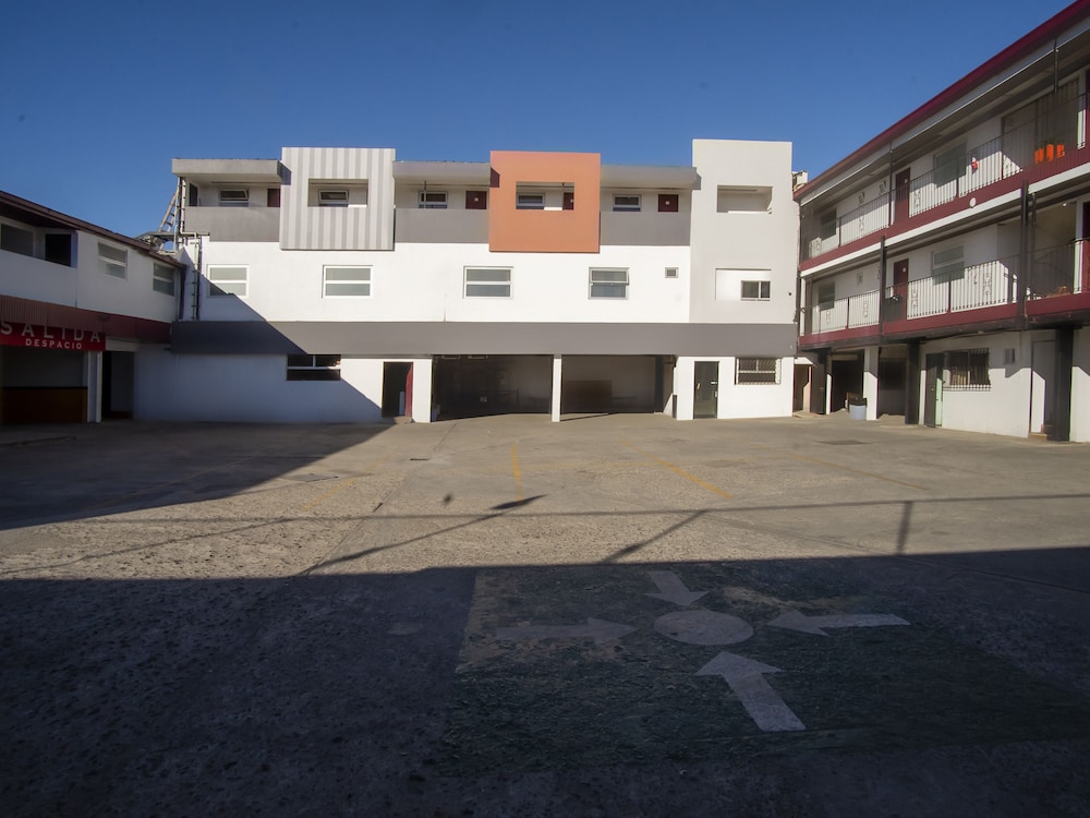 CAPITAL O Hotel Rose, Ensenada 37/48