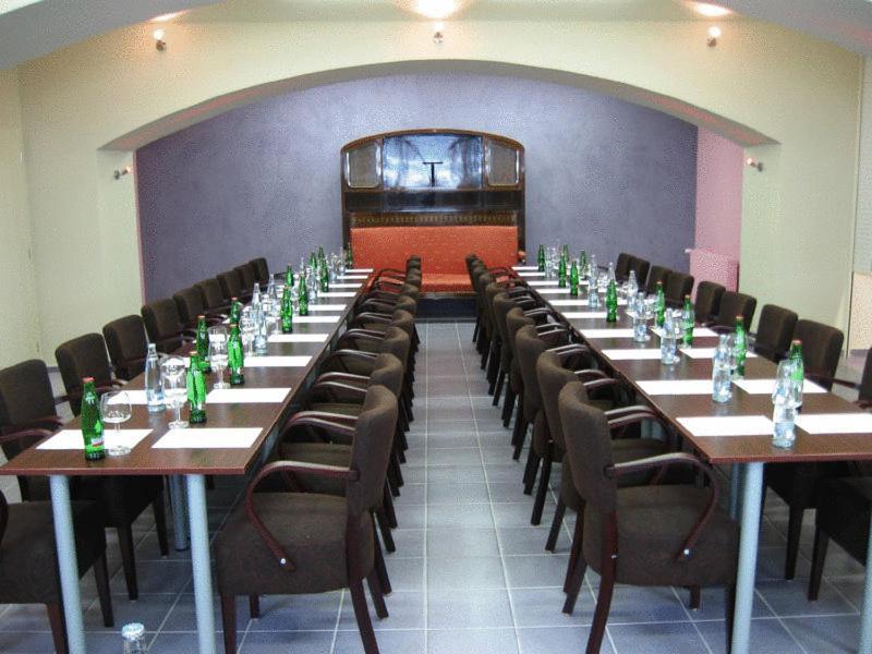 Hotel Okresni dum 63/67