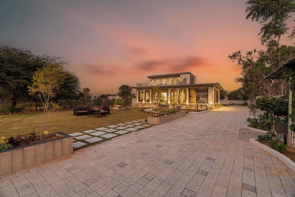ELIVAAS Jamun Farm 2 BHK Villa with Pool 46/52