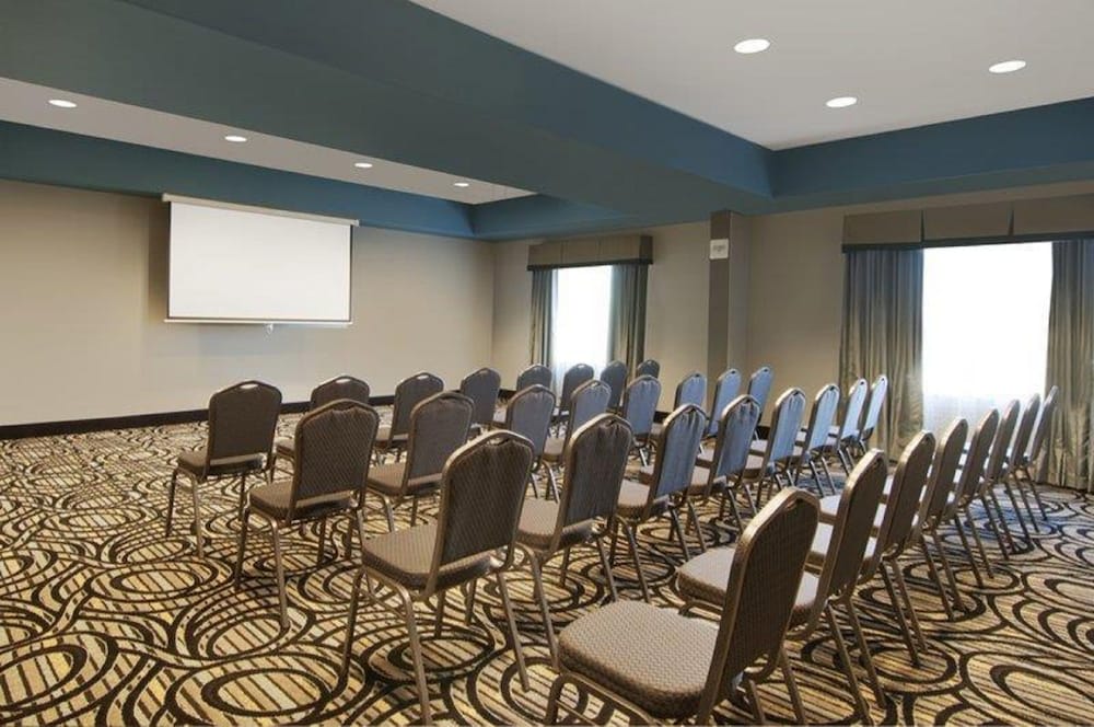 Best Western Plus Sand Bass Inn & Suites 41/52