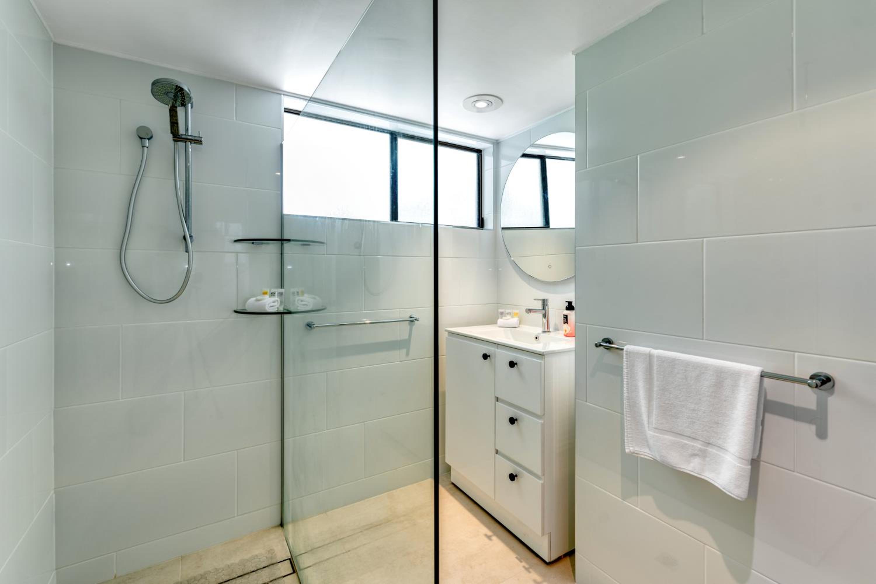 2 Bedroom Apartment, Tropical Reef Apartments Port Douglas 18/19