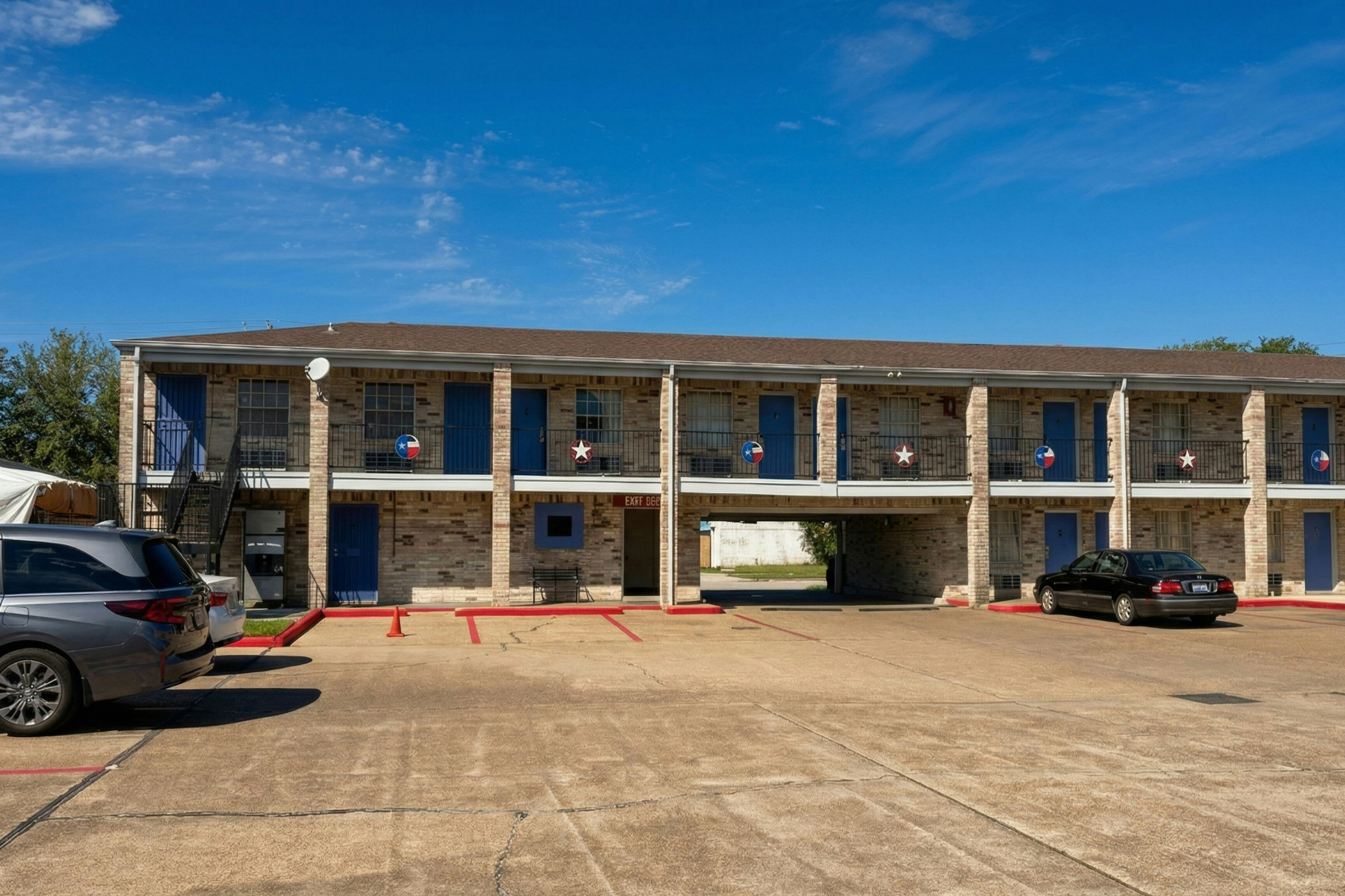 Golden Motel Near Houston Medical Center 14/16