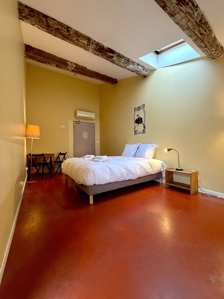PRIVATE, DOUBLE OR TWIN BED