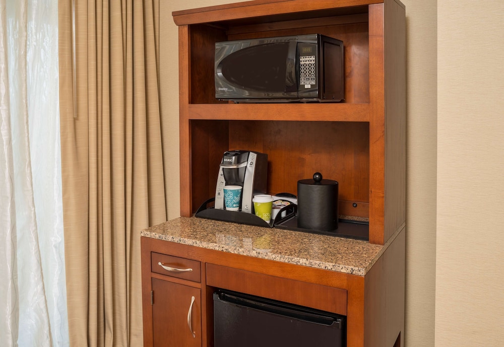 Hilton Garden Inn Alexandria Old Town National Harbor 48/52