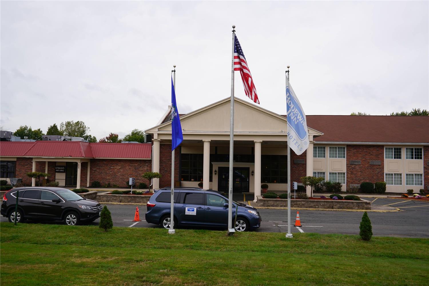 Rodeway Inn & Suites East Windsor CT 39/44