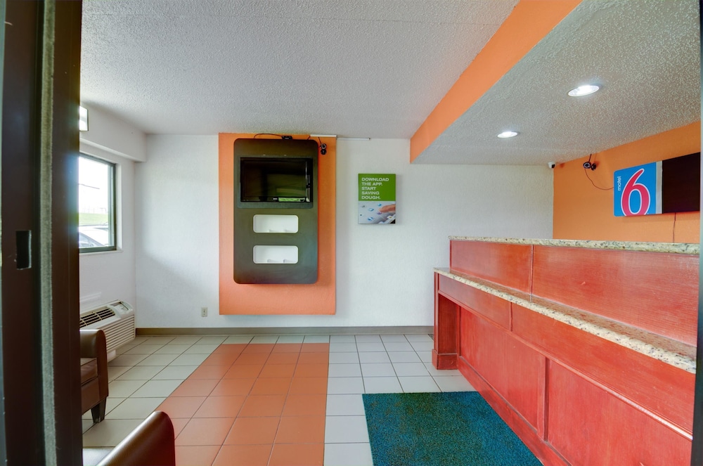 Days Inn by Wyndham Kansas City Northeast 12/65