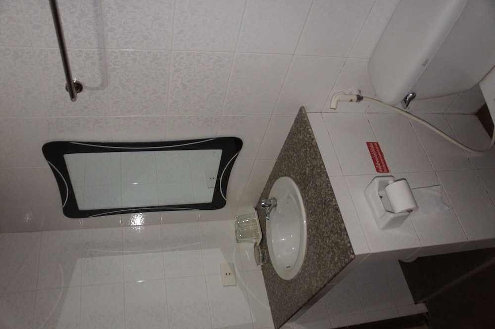 Chaleunehoung Hotel 18/19