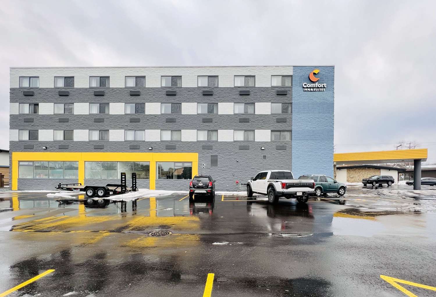 Comfort Inn and Suites Beaver Dam 12/12