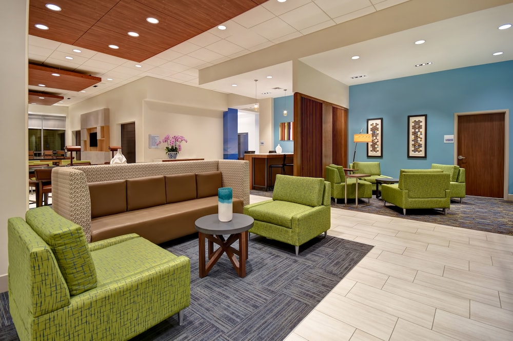 Holiday Inn Express Suites Galveston Beach 38/65