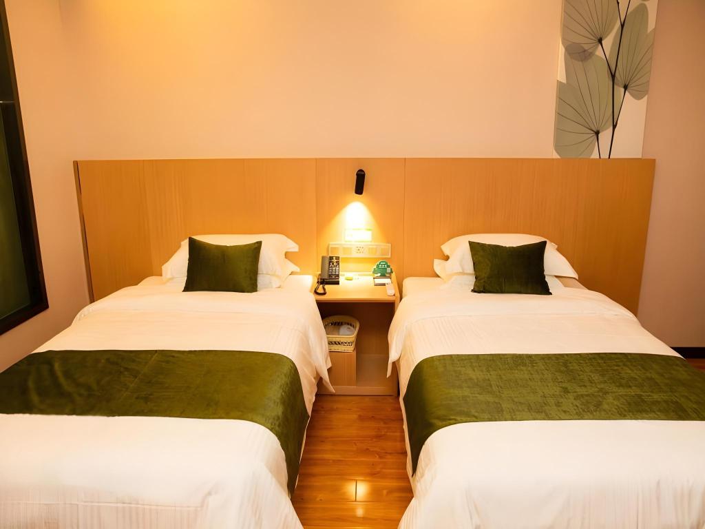 GreenTree Inn Pingliang Jinding Times Square 18/23