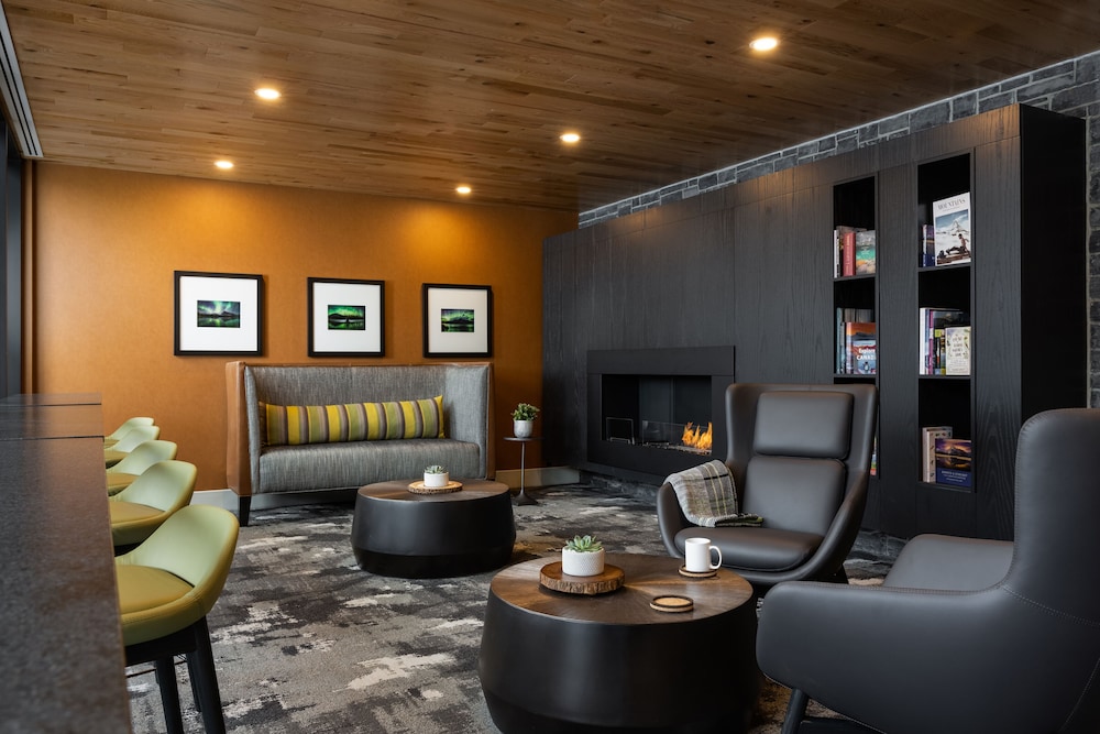Peaks Hotel & Suites 40/50