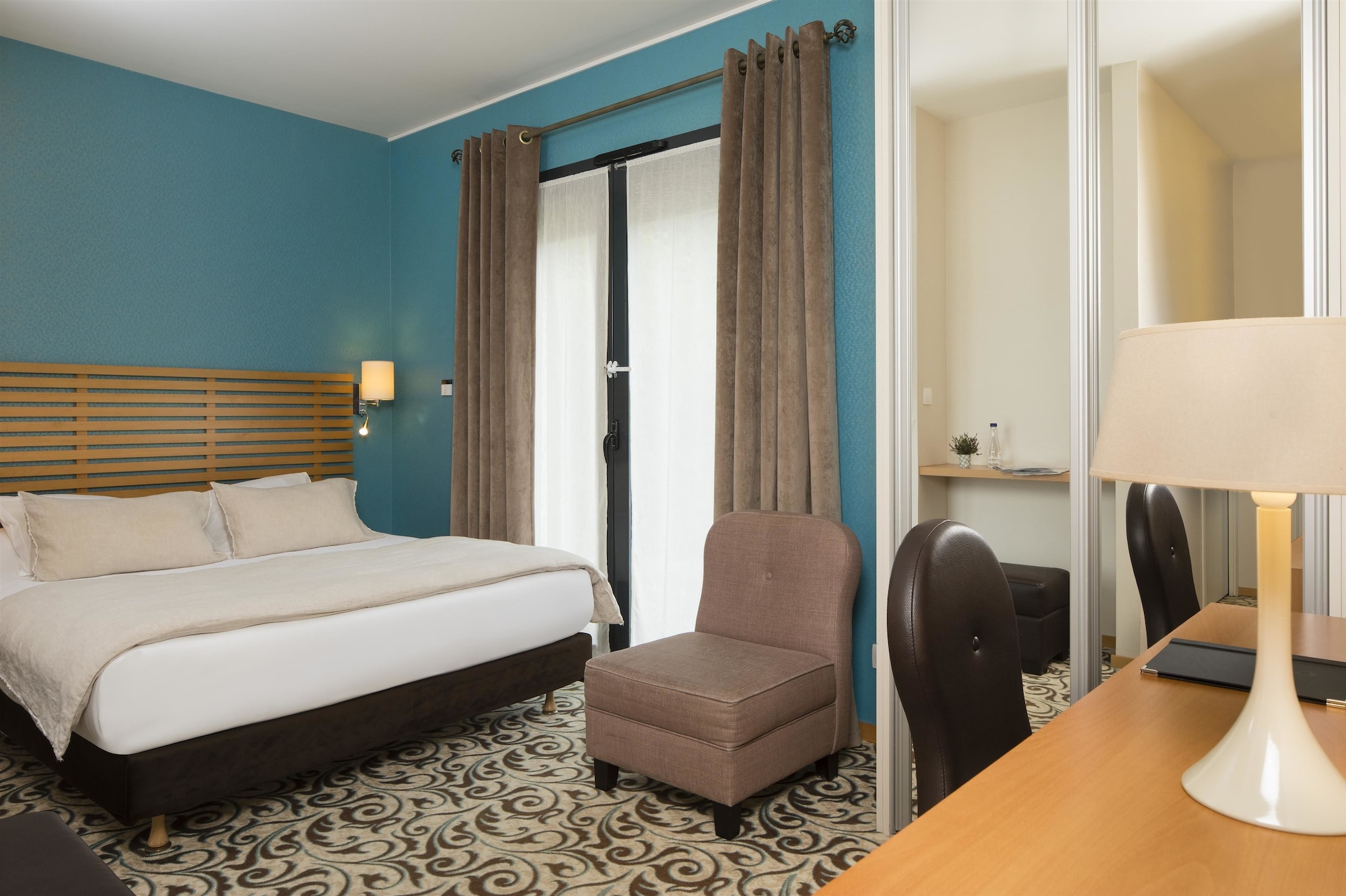 غرفة كلاسيكية بسرير كوين، Best Western Plus Hotel De La Regate 2/10