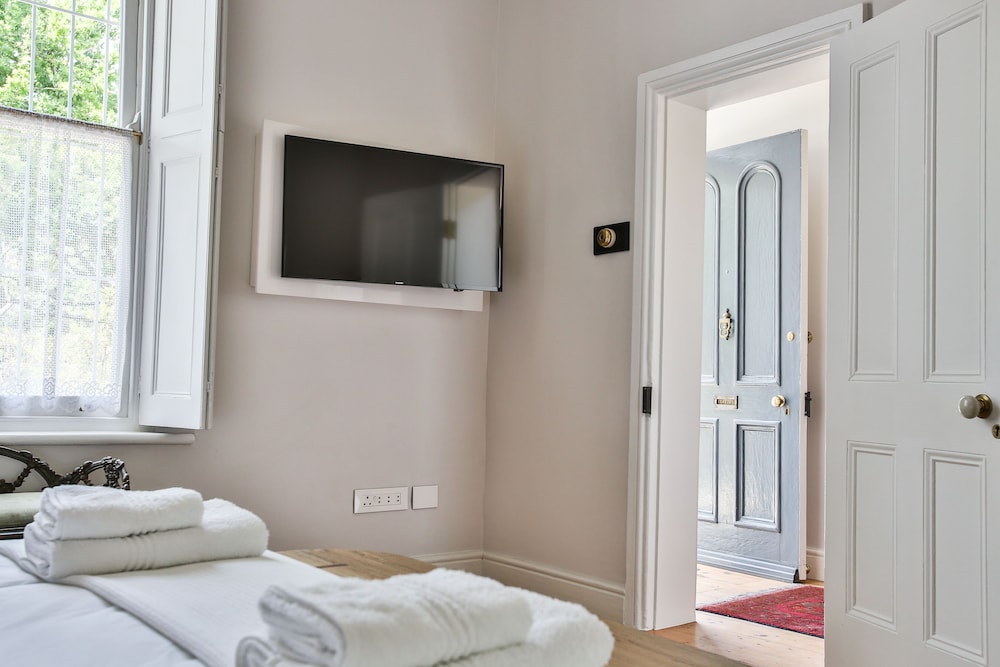 Victorian, House, Queen Bed, Main Building